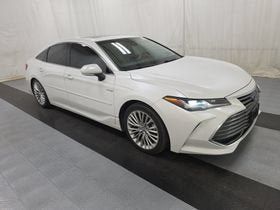 Used 2019 Toyota Avalon Limited w/ Protection Package FWD image 3