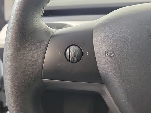 Used 2022 Tesla Model 3 Standard Range RWD image 14