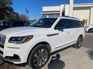 Used 2023 Lincoln Navigator Reserve video 1