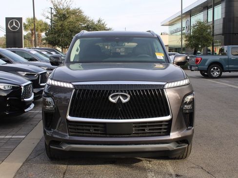 Certified 2025 INFINITI QX80 Pure image 3