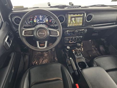 Used 2023 Jeep Wrangler Unlimited Sahara w/ Cold Weather Group AWD/4WD image 18