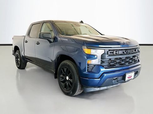 Used 2022 Chevrolet Silverado 1500 Custom RWD image 3