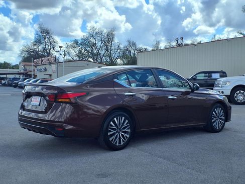 Used 2025 Nissan Altima 2.5 SV image 22