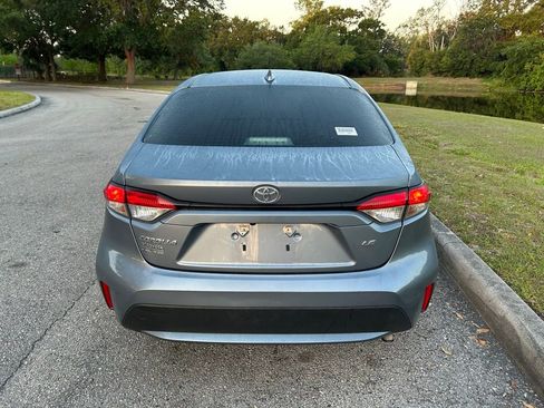 Used 2022 Toyota Corolla LE FWD image 4
