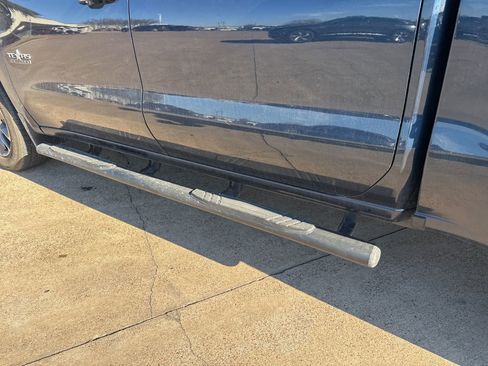 Used 2020 Chevrolet Silverado 1500 LT w/ Texas Edition image 11