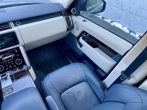 Used 2020 Land Rover Range Rover HSE image 18
