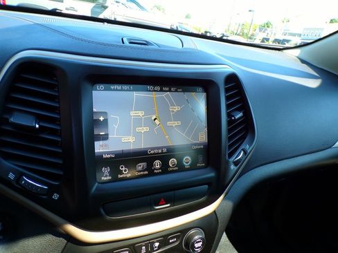 Certified 2017 Jeep Cherokee Limited AWD/4WD image 20