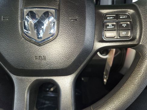 Used 2020 RAM 1500 Classic SLT image 25