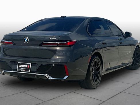 Used 2024 BMW 740i w/ Executive Package RWD image 12