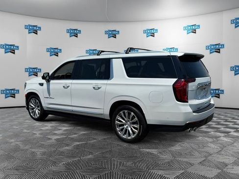 Used 2024 GMC Yukon XL Denali w/ Denali Reserve Package AWD/4WD image 3