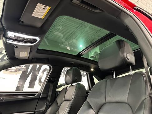 Used 2023 Porsche Macan AWD/4WD image 19