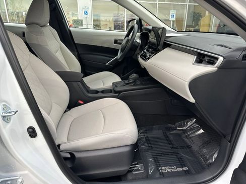 New 2026 Toyota Corolla Cross L image 17