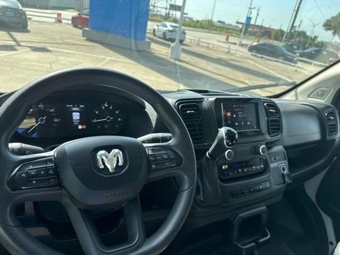 Used 2025 RAM ProMaster 2500 w/ Convenience Group FWD image 11