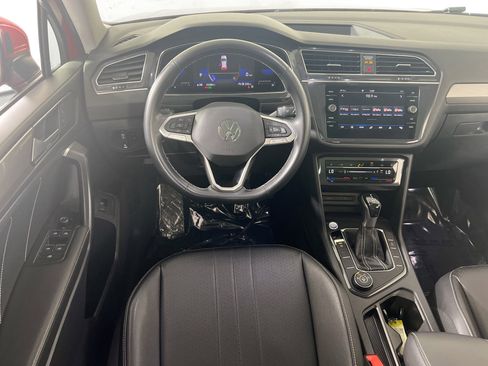 Used 2022 Volkswagen Tiguan SE image 22