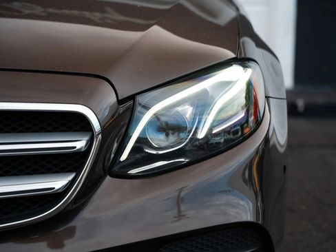 Used 2017 Mercedes-Benz E 300 4MATIC image 14