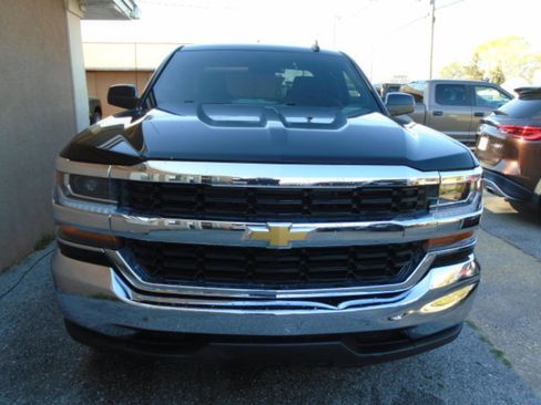 Used 2018 Chevrolet Silverado 1500 LT image 2
