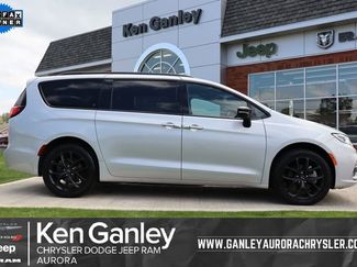 Used 2024 Chrysler Pacifica Limited w/ S Appearance Package AWD/4WD video 1