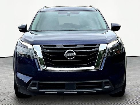 Used 2025 Nissan Pathfinder SV FWD image 2
