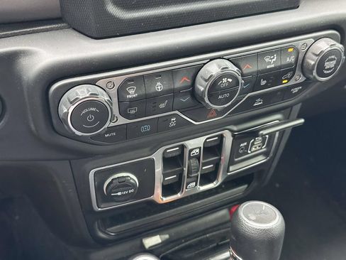 Used 2023 Jeep Wrangler Unlimited w/ Cold Weather Group AWD/4WD image 31