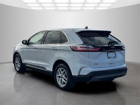 Used 2024 Ford Edge SEL image 5