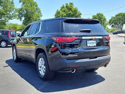 Used 2023 Chevrolet Traverse LS FWD image 5