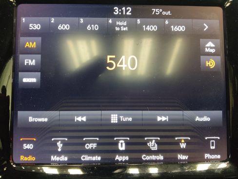 Used 2019 Jeep Cherokee Limited FWD image 25