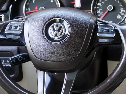Used 2012 Volkswagen Touareg Sport AWD/4WD image 58