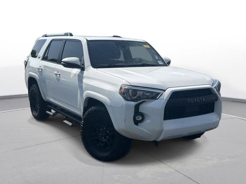 Used 2022 Toyota 4Runner SR5 Premium w/ Moonroof Package RWD image 4
