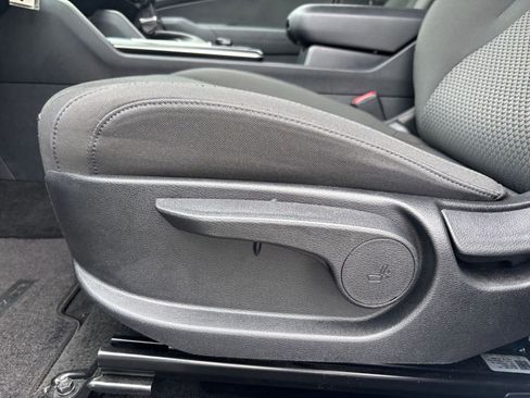 Used 2025 Kia Sportage LX FWD image 27