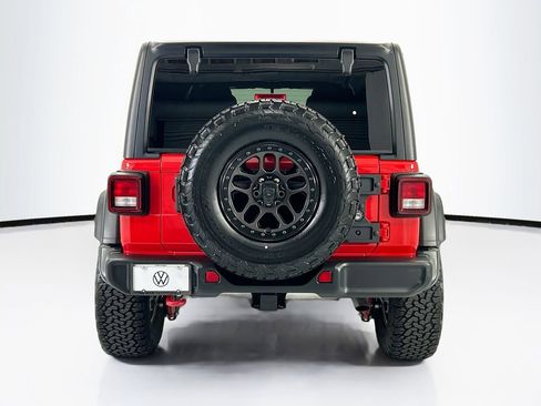 Used 2021 Jeep Wrangler Unlimited Rubicon w/ Xtreme Recon 35" Tire Package AWD/4WD image 6