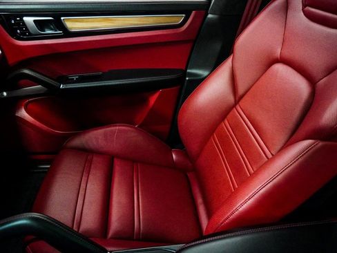 Used 2021 Porsche Cayenne Turbo image 55