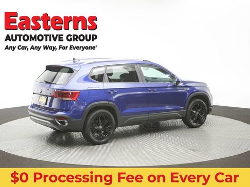 Used 2022 Volkswagen Taos SE w/ Panoramic Sunroof Package AWD/4WD image 42