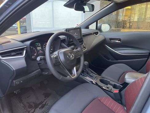 Used 2025 Toyota Corolla SE w/ Convenience Package image 14