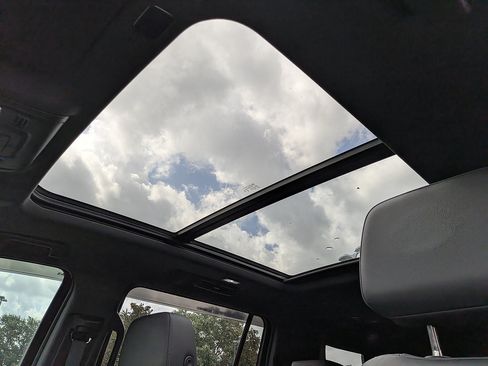 Certified 2024 Chevrolet Suburban LT AWD/4WD image 19