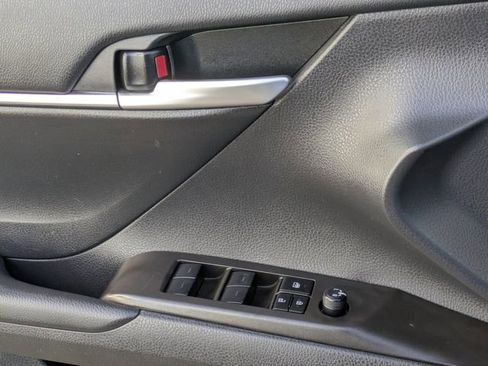 Used 2024 Toyota Camry SE image 23