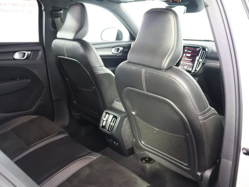 Used 2021 Volvo XC40 T5 R-Design w/ Advanced Package AWD/4WD image 44