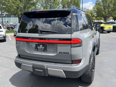 Used 2024 Lexus GX 550 AWD/4WD image 8