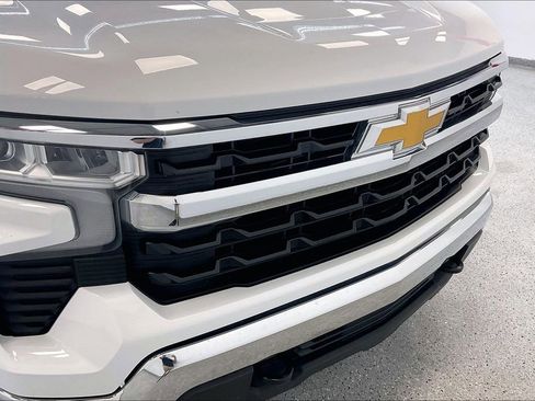 Used 2024 Chevrolet Silverado 1500 LT AWD/4WD image 32