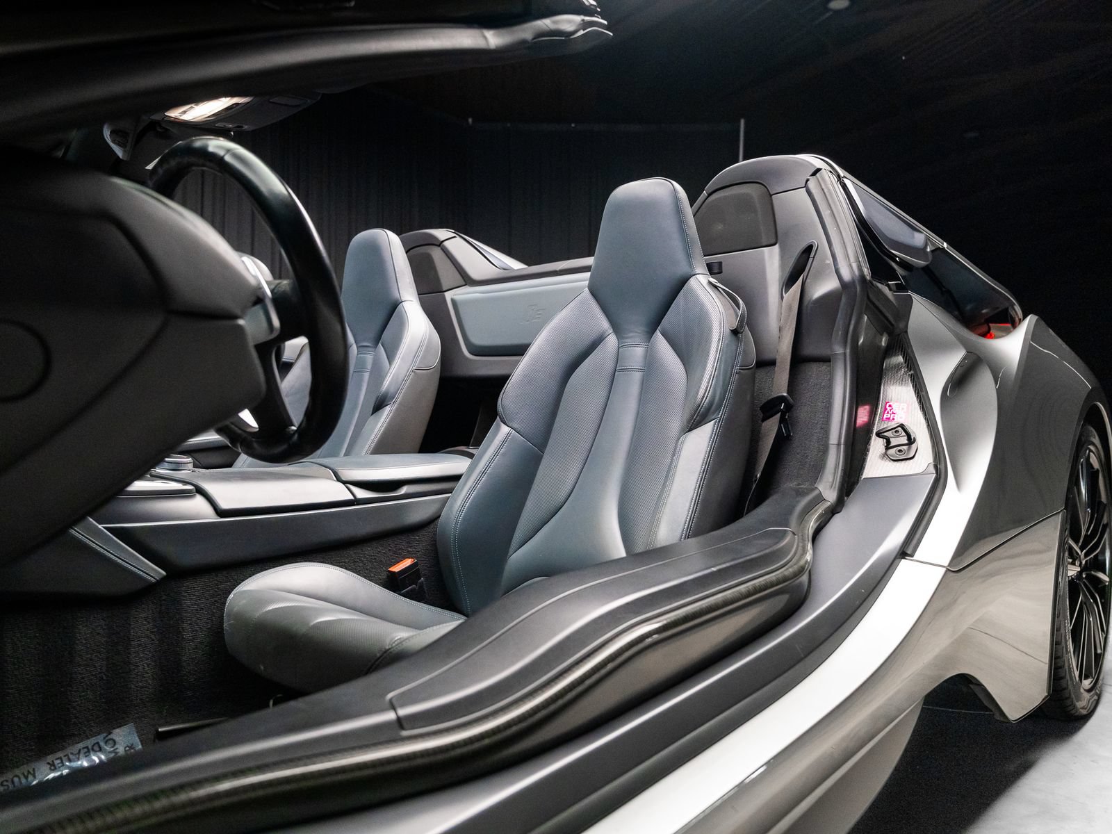 Used 2019 BMW i8 Roadster AWD/4WD image 7