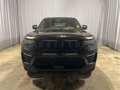 New 2025 Jeep Grand Cherokee Limited w/ Black Appearance Package