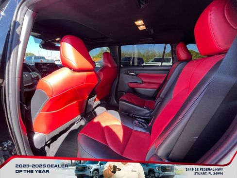 Used 2022 Toyota Highlander XSE image 13