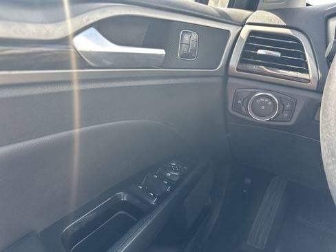 Used 2014 Ford Fusion SE w/ Equipment Group 202A image 25