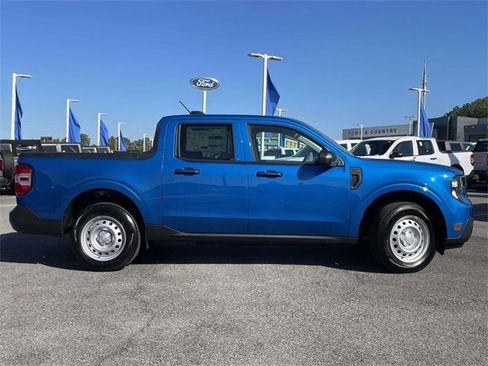 New 2025 Ford Maverick XL image 2