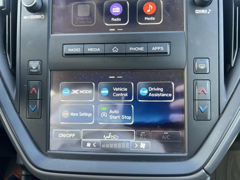 Used 2024 Subaru Crosstrek 2.0i image 5