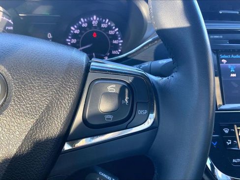 Used 2016 Toyota Avalon Limited image 25