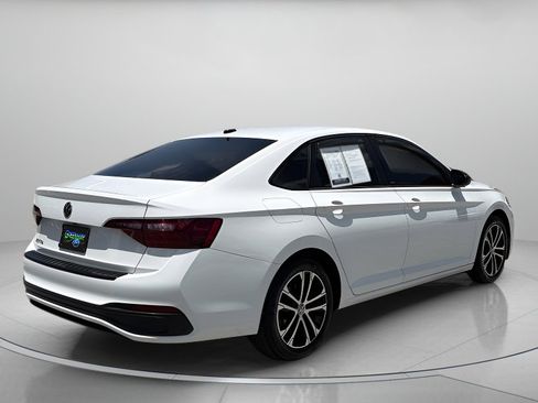 Used 2023 Volkswagen Jetta Sport FWD image 3