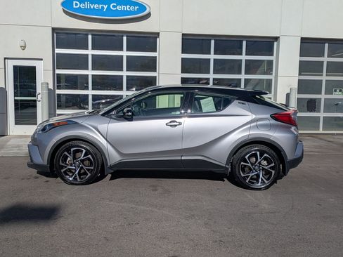Used 2019 Toyota C-HR Limited FWD image 10
