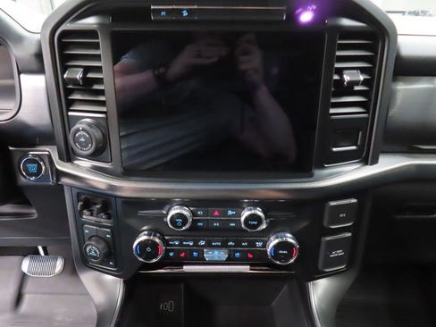 Used 2025 Ford F150 Lariat w/ Equipment Group 501A Mid image 17