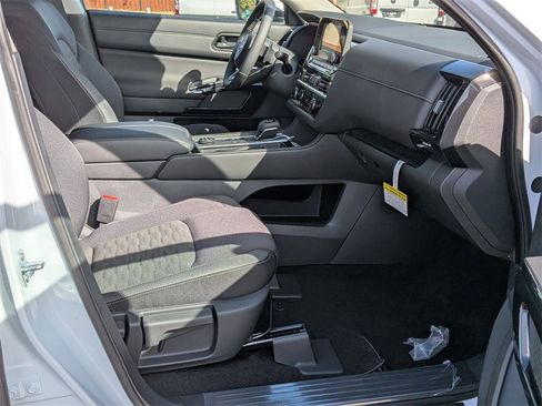 New 2025 Nissan Pathfinder SV image 21