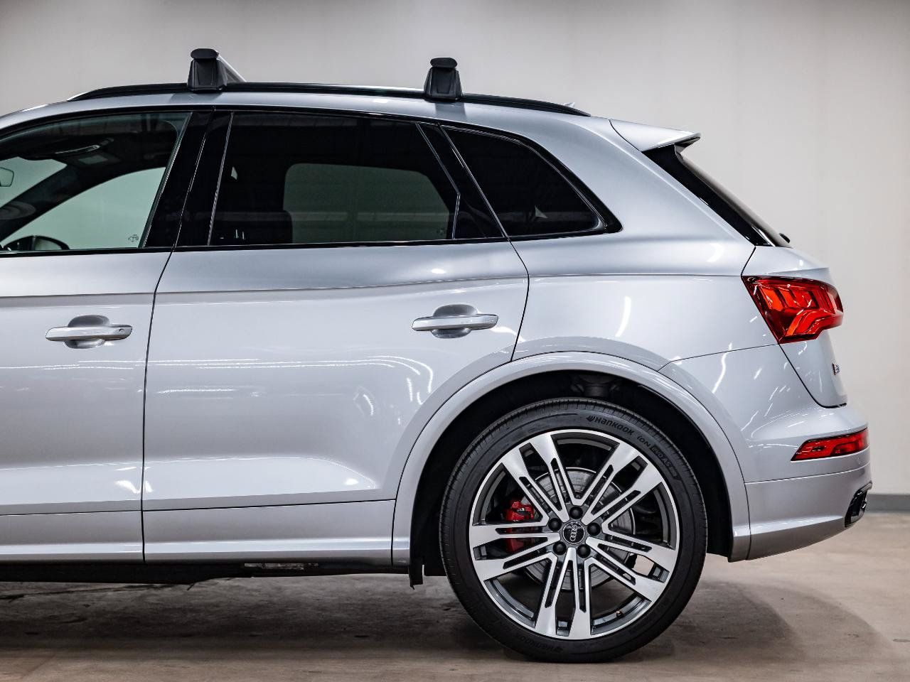 Used 2019 Audi SQ5 Premium Plus w/ Premium Plus Package AWD/4WD image 25